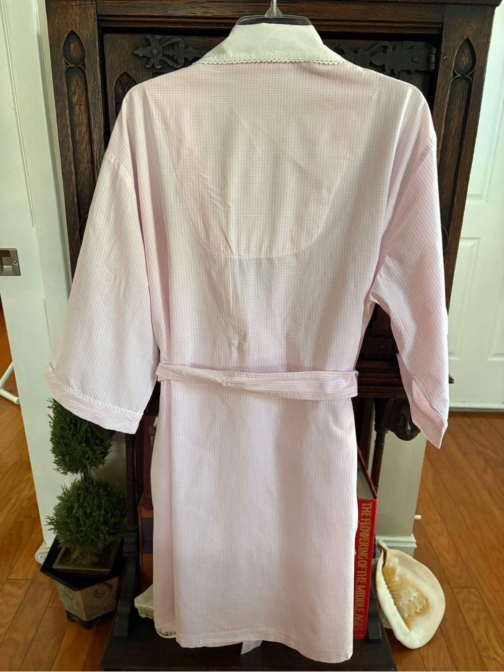 Laura Ashley Pink Gingham Robe with White Embroidered Collar size large - Picture 3 of 3